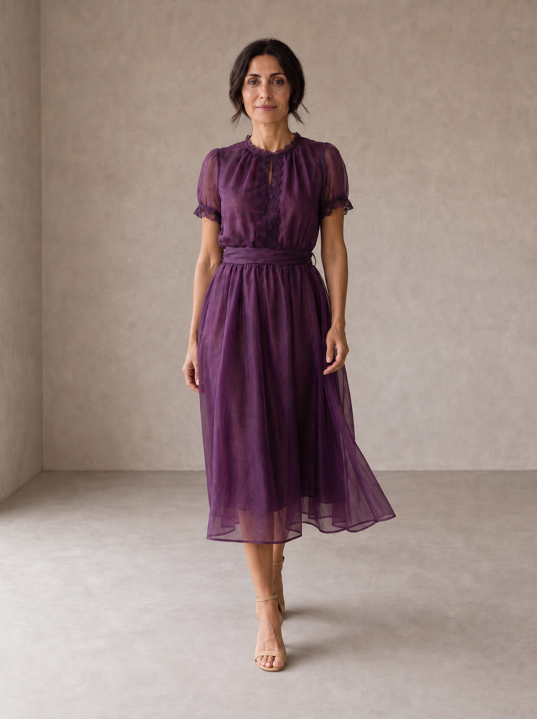 Flavia | Maxi Abito con Scollo a Goccia e Bordo in Pizzo Chiffon