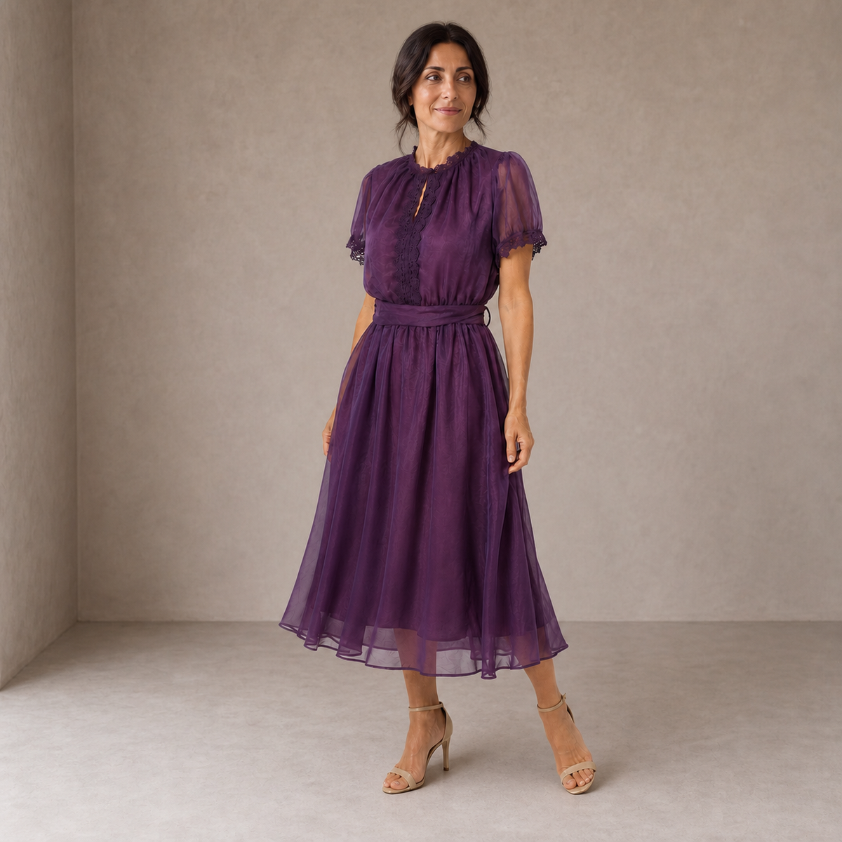 Flavia | Maxi Abito con Scollo a Goccia e Bordo in Pizzo Chiffon
