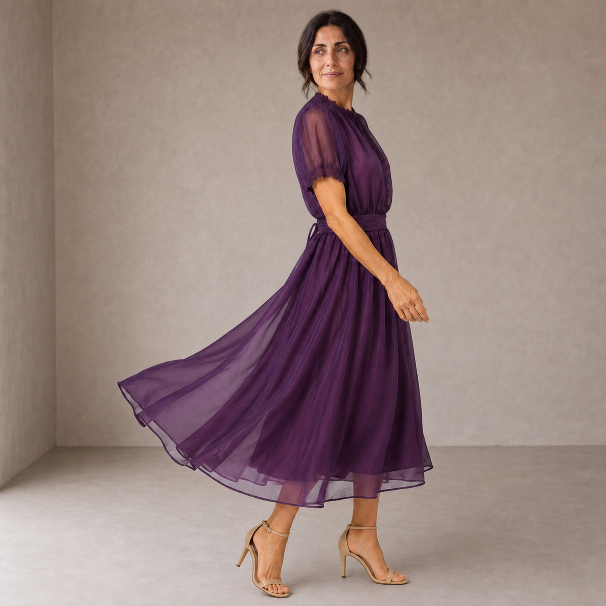 Flavia | Maxi Abito con Scollo a Goccia e Bordo in Pizzo Chiffon