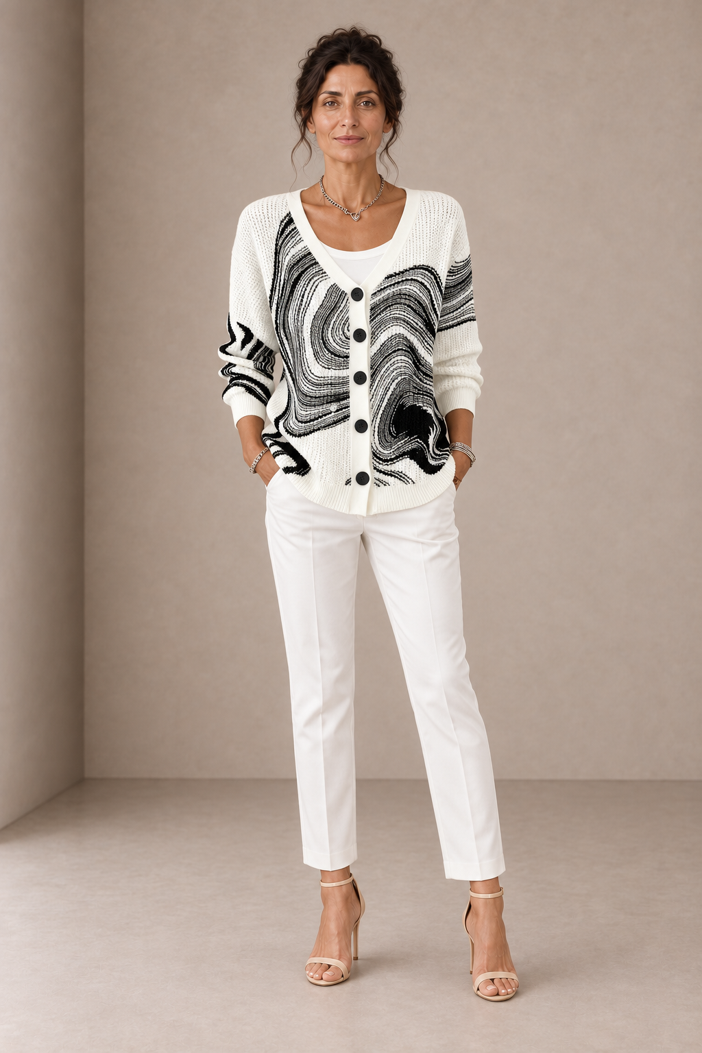 Emilia | Cardigan Bianco con Onde Nere