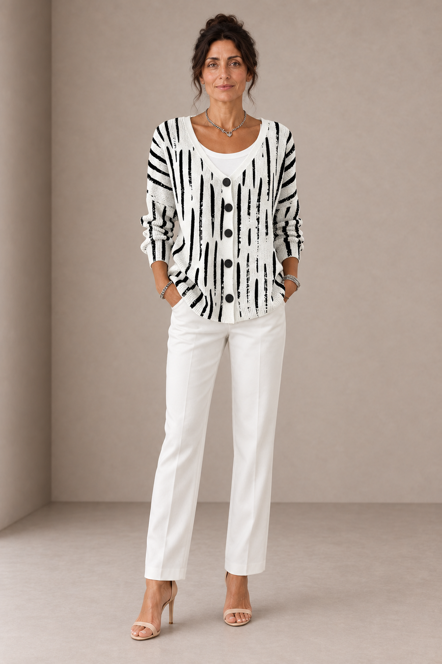 Leonora | Cardigan Bianco a Tratti Neri